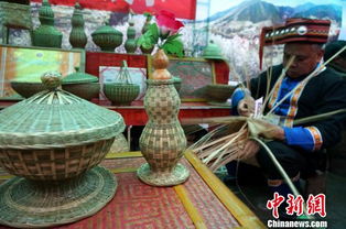 广西灌阳县传统农具节吸引桂湘两地万人赶集